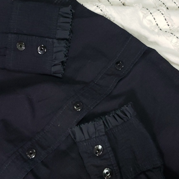 Gstar women's long sleeve button down with ruffle neck detail and cuffs small - Picture 3 of 5